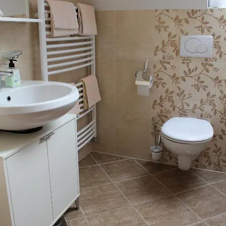 Guest Klancar ゲストハウス 3*